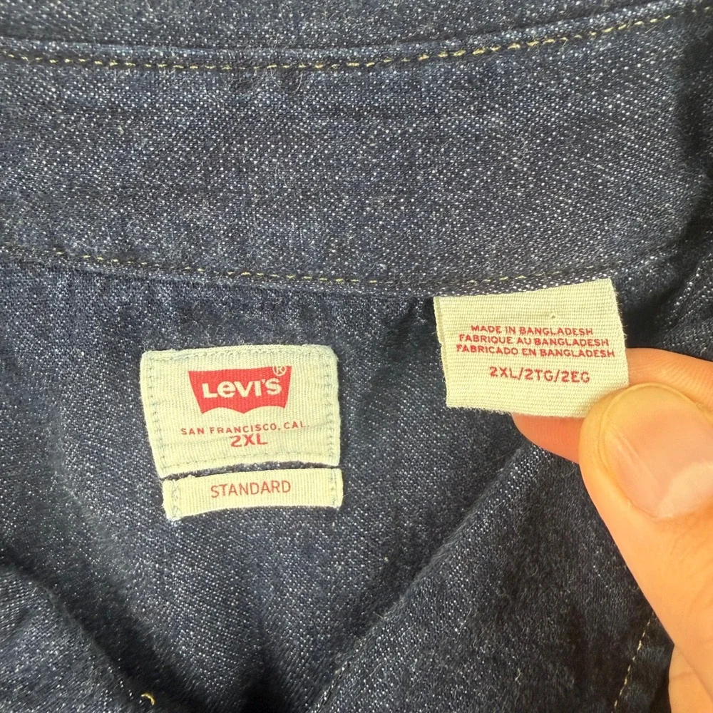 Levis Shirt Mens 2XL Dark Wash Blue Denim Pearl Snap Long Sleeve Western Cowboy‎